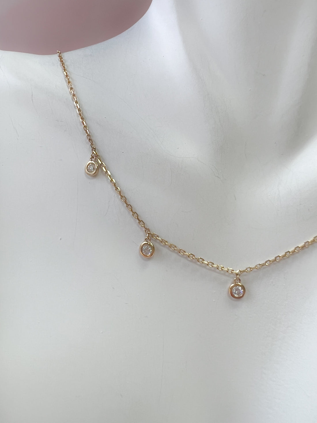 Dangling Round Diamond Necklace